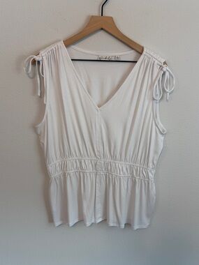 Wonderly White V-Neck Tie-Shoulder Peplum Tank Top
